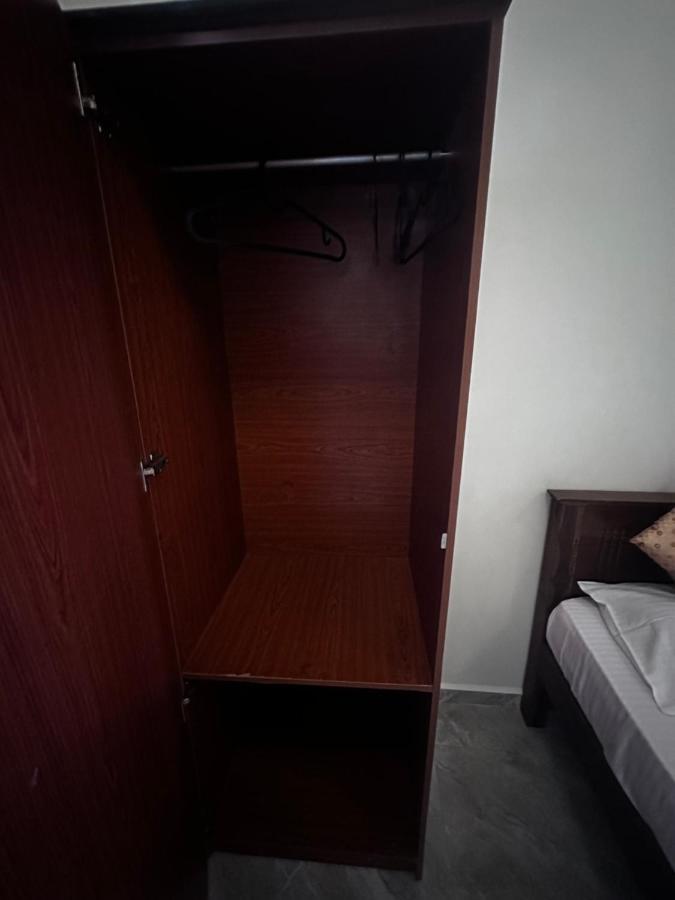 N Joy Inn Тринкомале Екстериор снимка
