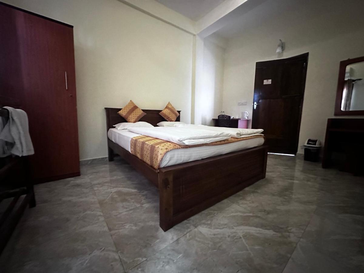 N Joy Inn Тринкомале Екстериор снимка