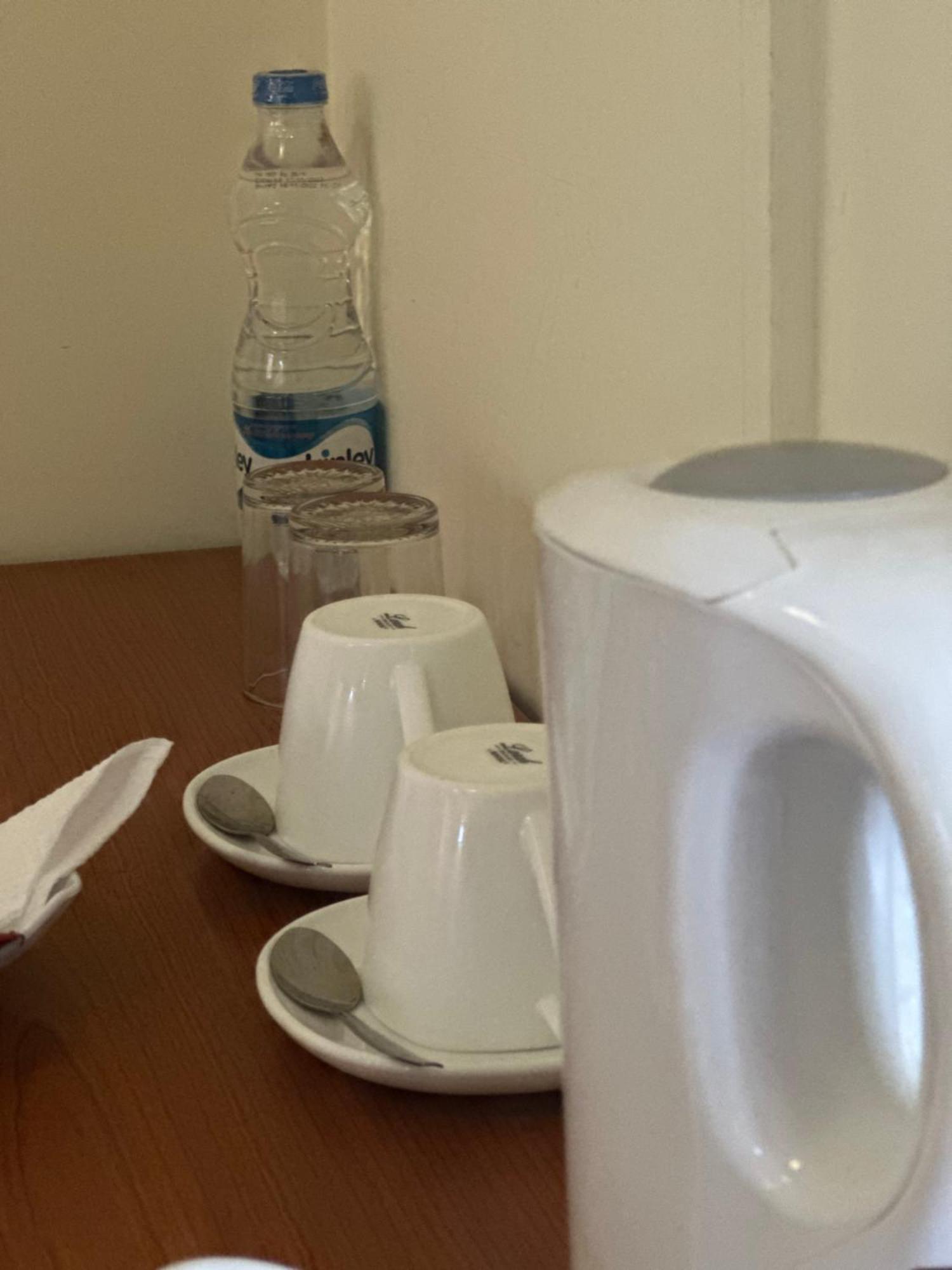 N Joy Inn Тринкомале Екстериор снимка
