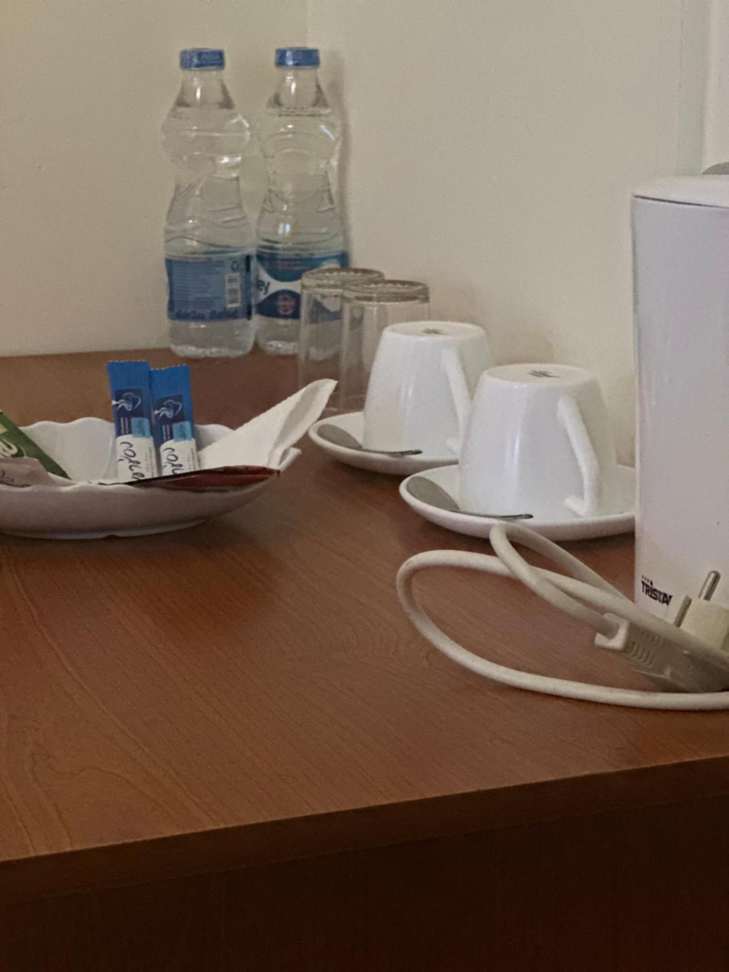 N Joy Inn Тринкомале Екстериор снимка