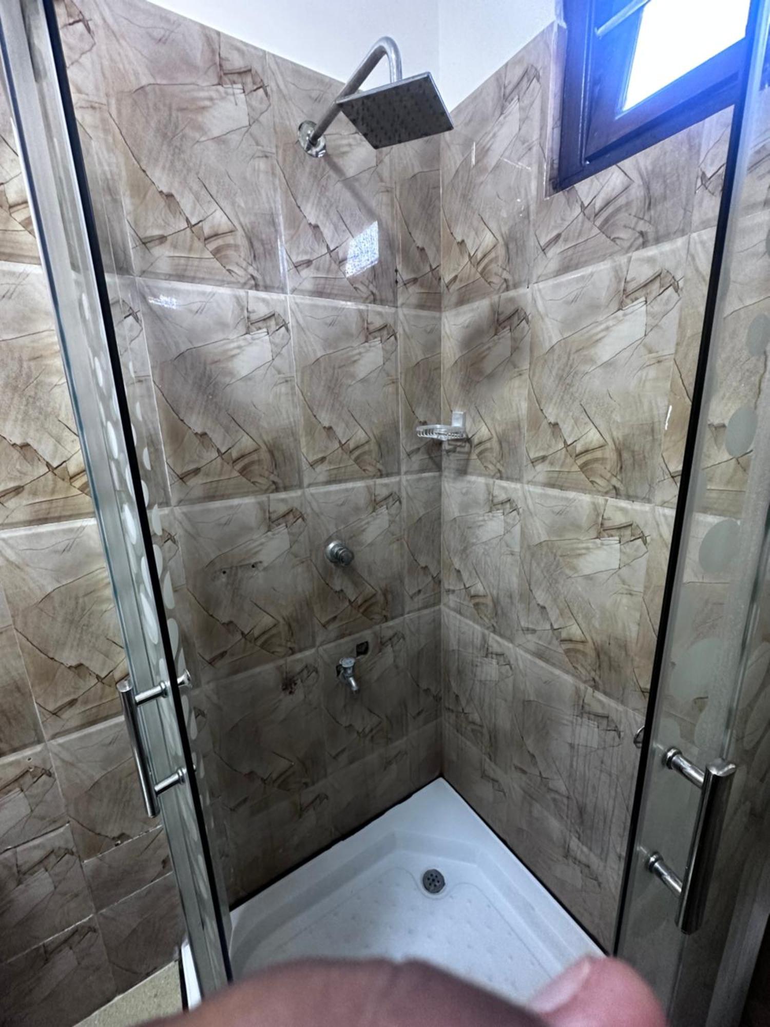 N Joy Inn Тринкомале Екстериор снимка