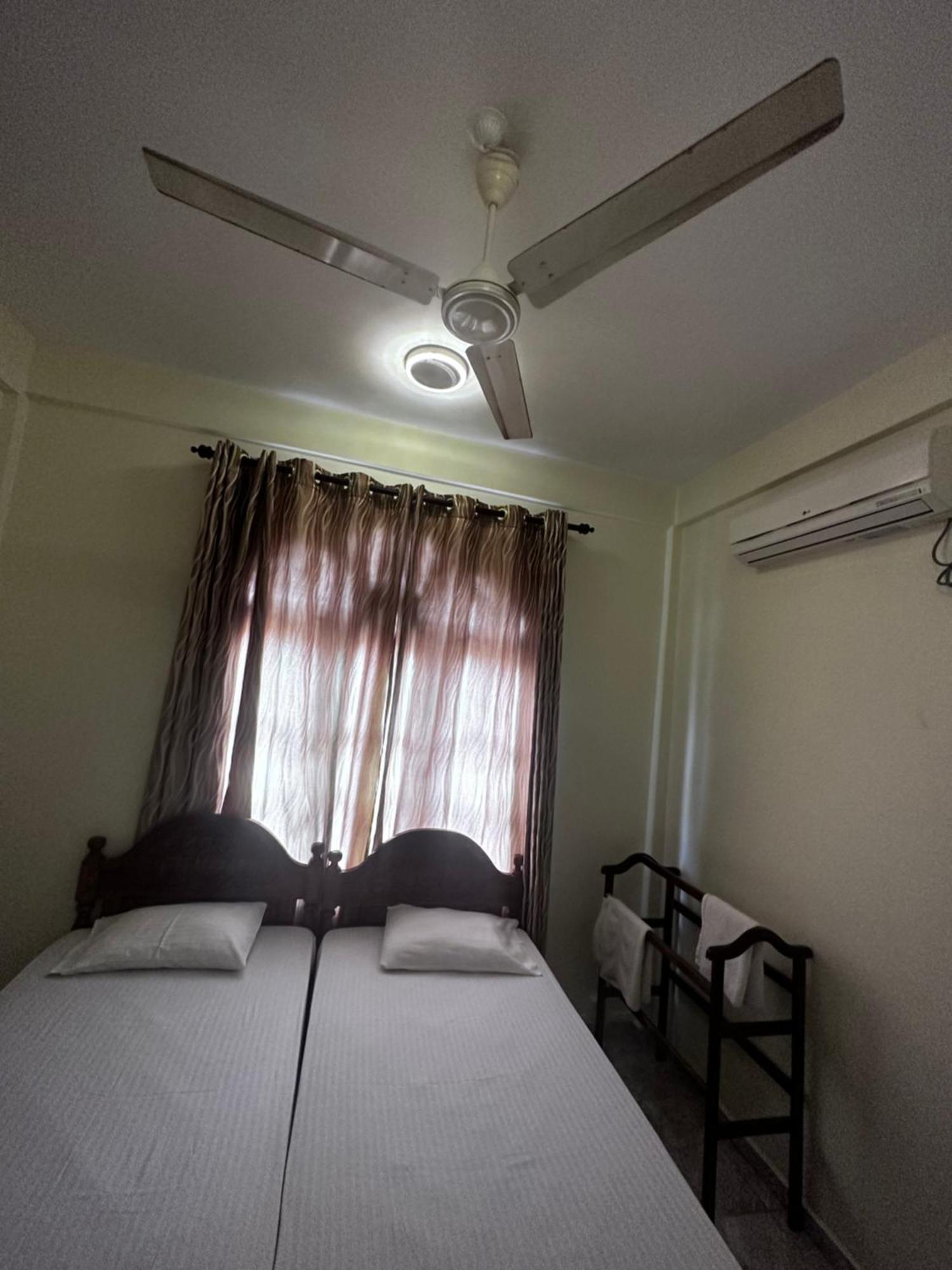 N Joy Inn Тринкомале Екстериор снимка