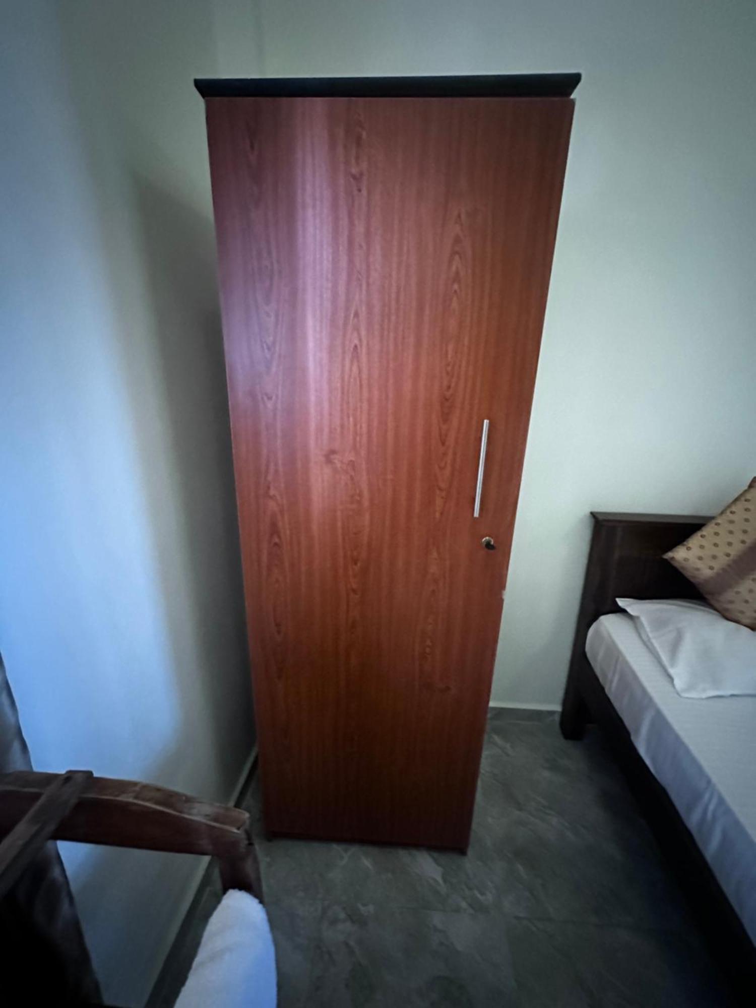N Joy Inn Тринкомале Екстериор снимка